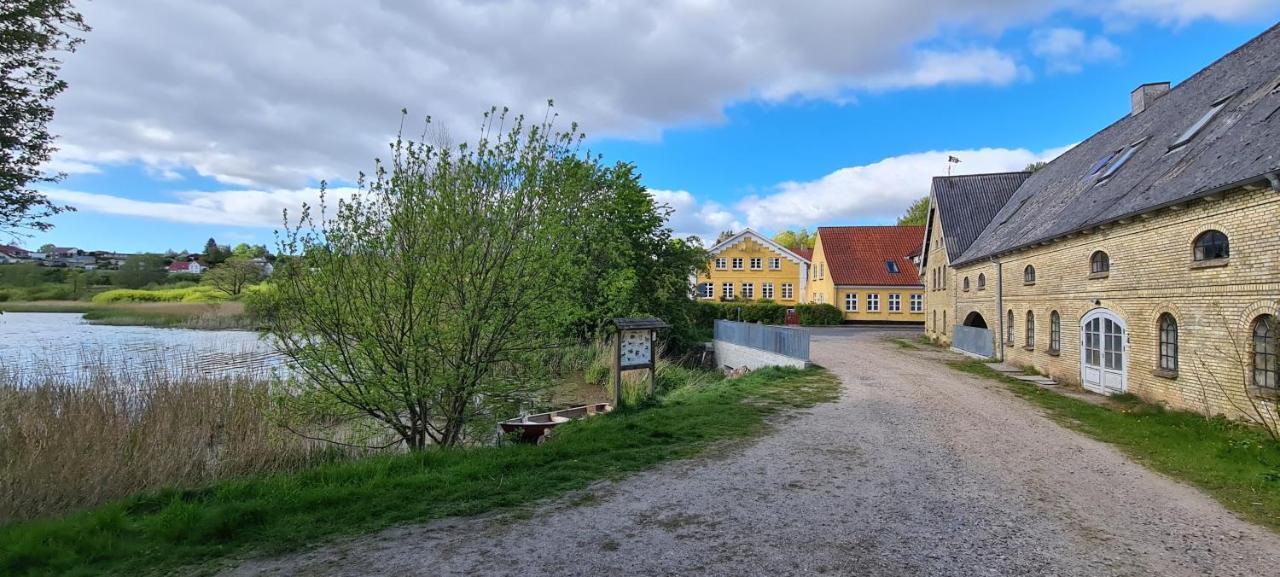 The Old Mill - By The Lake - 2 Bedroom Apartment Krusa Exterior photo